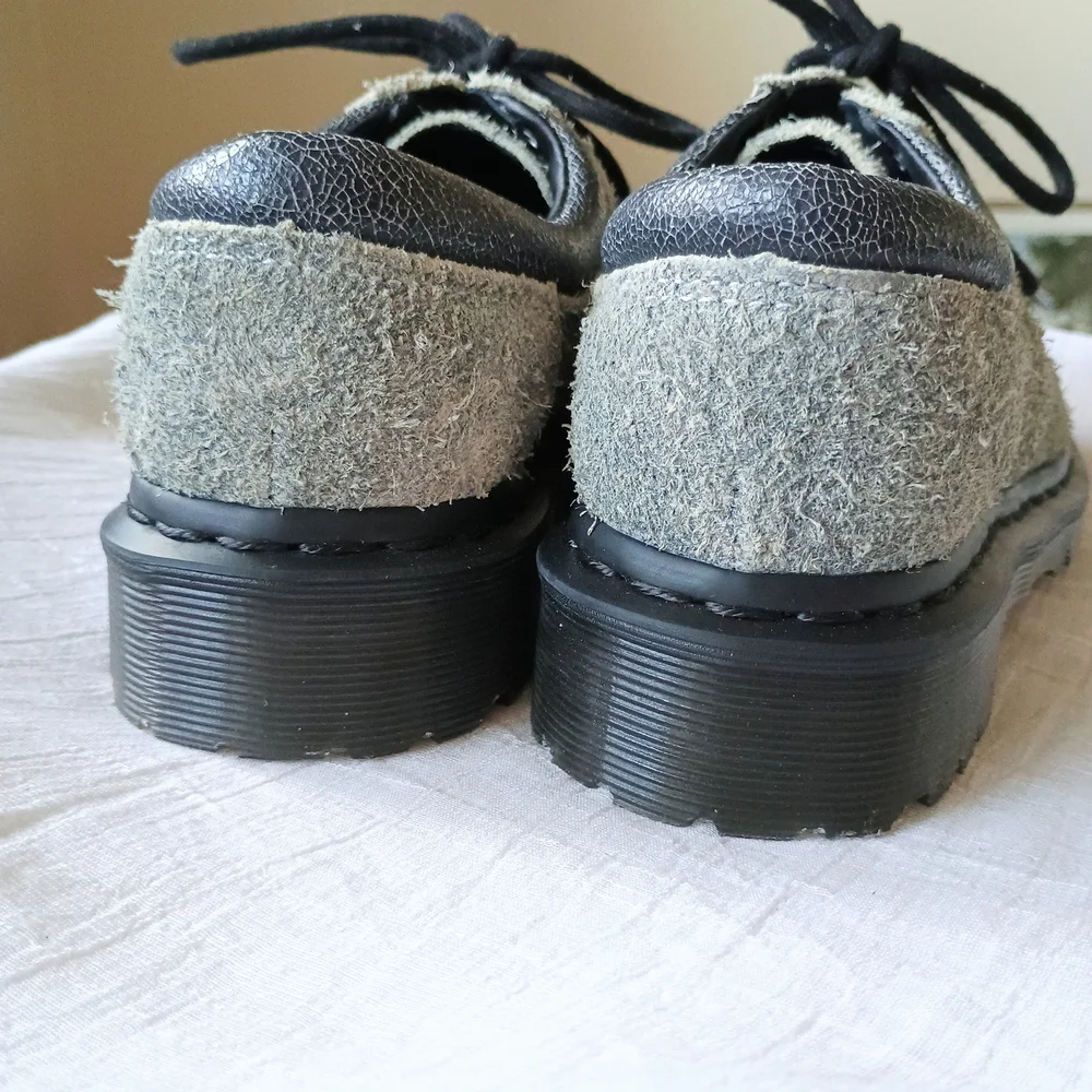 🎩 DARK ARTS VIBES 🎩 Raggedy stonewashed suede Dr. Martens derbies, Sz. L 5/ 36